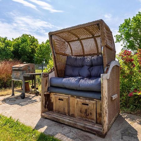 Snug Holiday Home In Divitz Spoldershagen Near Skydiving Екстериор снимка