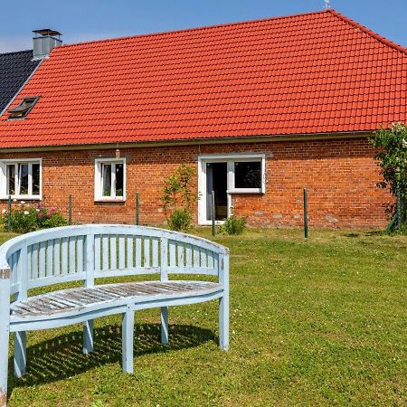Snug Holiday Home In Divitz Spoldershagen Near Skydiving Екстериор снимка