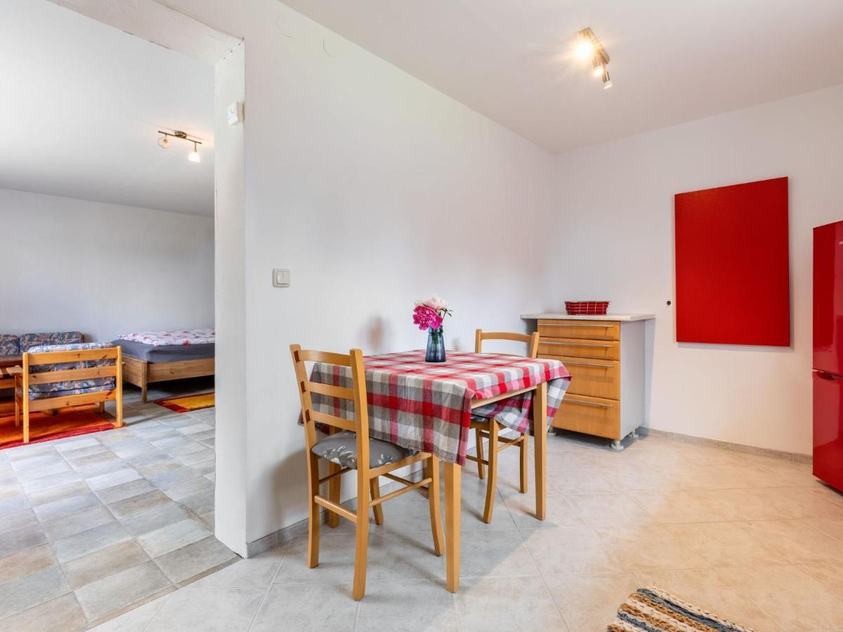 Snug Holiday Home In Divitz Spoldershagen Near Skydiving Екстериор снимка