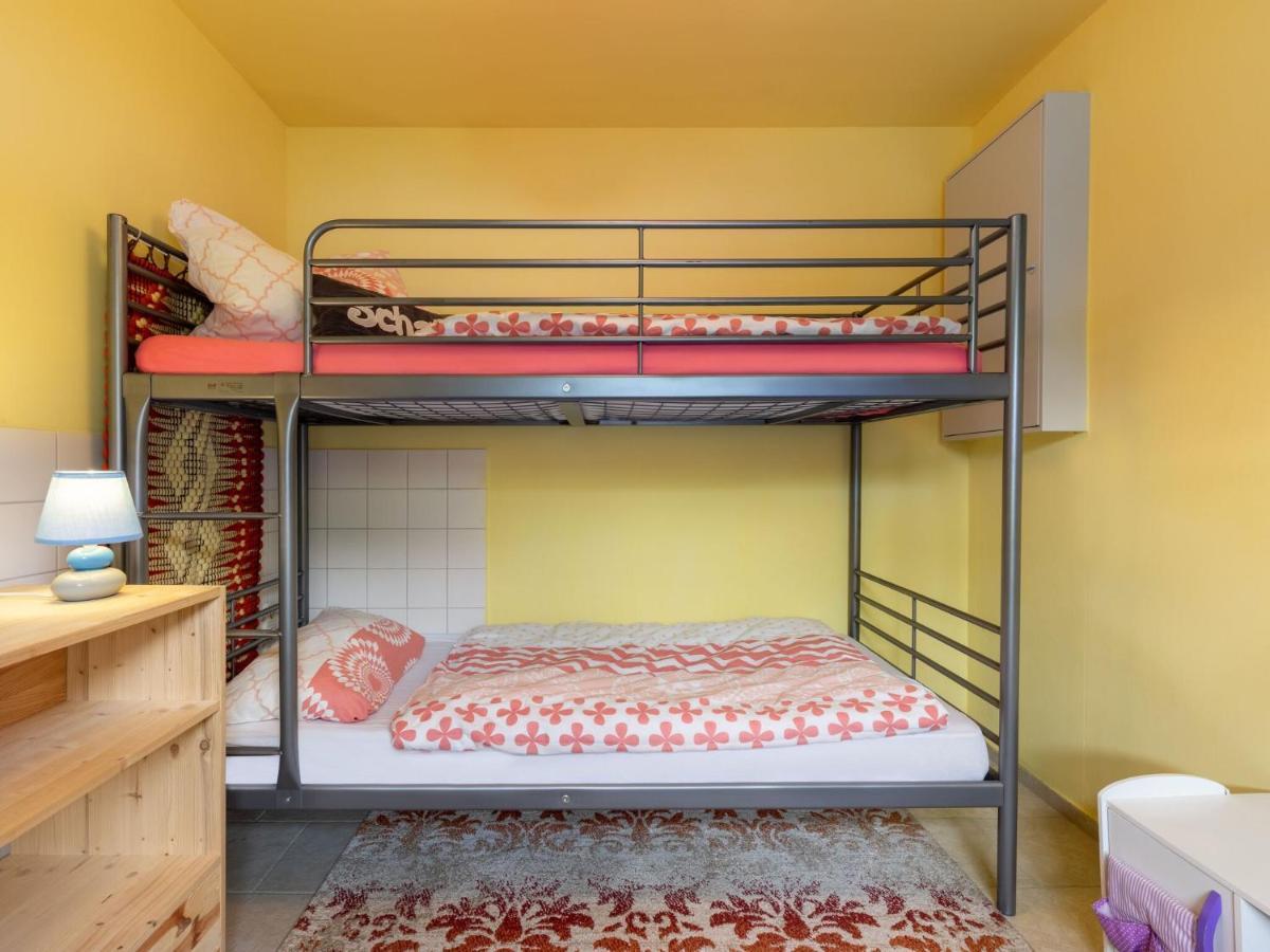 Snug Holiday Home In Divitz Spoldershagen Near Skydiving Екстериор снимка