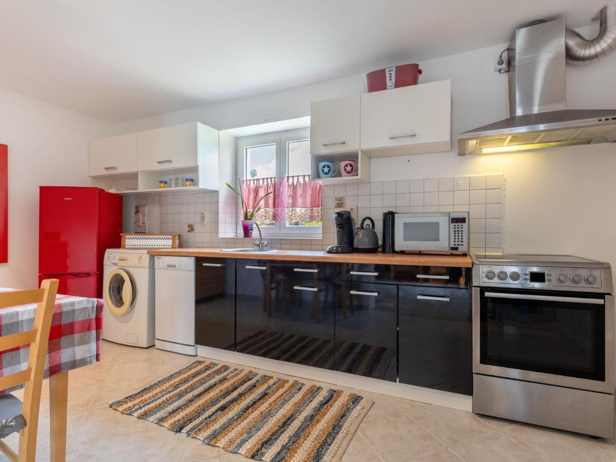 Snug Holiday Home In Divitz Spoldershagen Near Skydiving Екстериор снимка