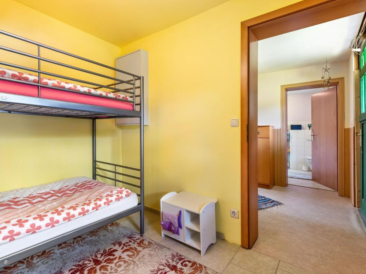 Snug Holiday Home In Divitz Spoldershagen Near Skydiving Екстериор снимка